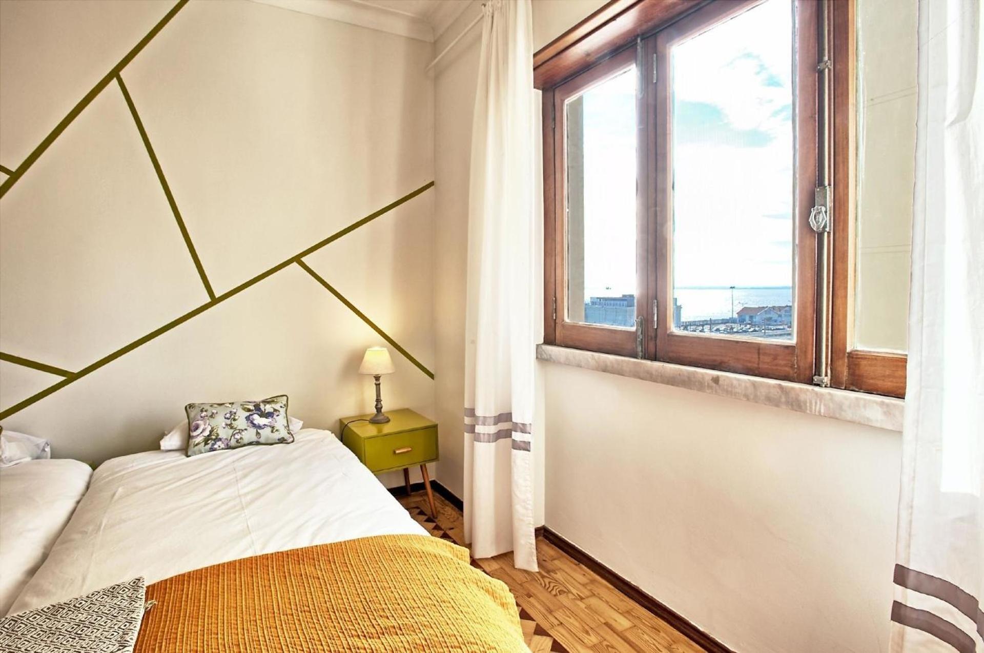 Apartment Studio Fuer 17 Personen Und 1 Kind In Lissabon