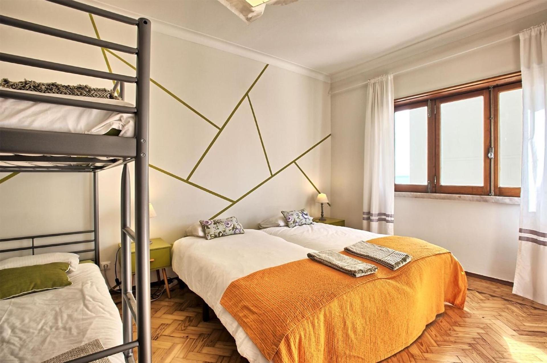 Studio Fuer 17 Personen Und 1 Kind In Apartment Lissabon